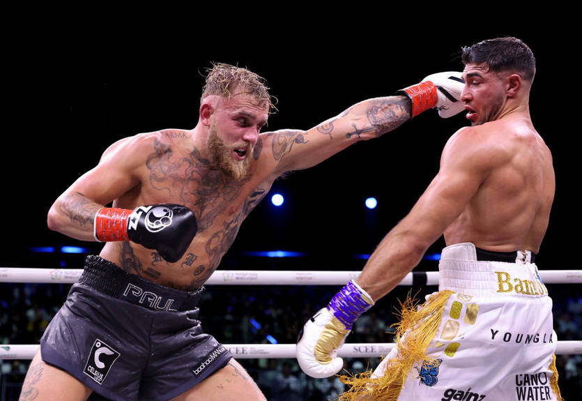 Томми Фьюри в боксерском поединке одержал победу над Джейком Полом