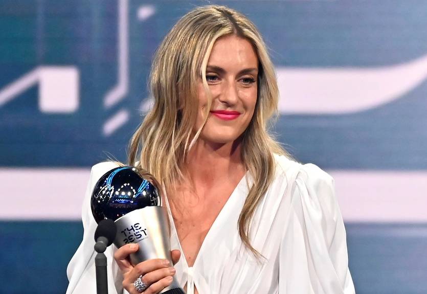 Путельяс  - футболистка года по версии ФИФА