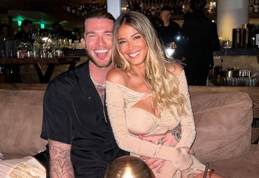 Неймовірна красуня втішила Каріуса після поразки у фіналі Кубка ліги