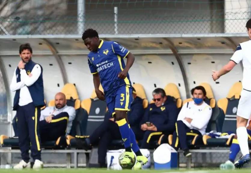 Футболиста итальянского клуба повторно поймали на хранении наркотиков Футболиста итальянского клуба повторно поймали на хранении наркотиков