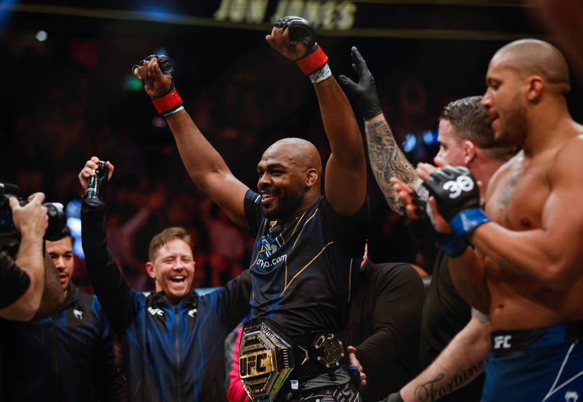 Джон Джонс - новый чемпион UFC в тяжелом весе