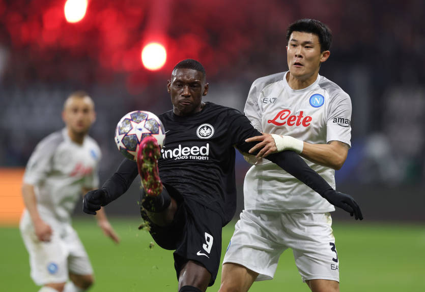 Влада Італії заборонила Наполі продавати квитки фанатам Айнтрахта Влада Італії заборонила Наполі продавати квитки фанатам Айнтрахта