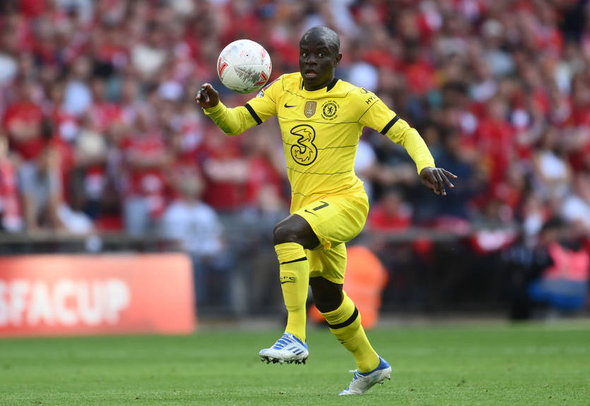 Канте заставили подписать контракт с агентом, угрожая пистолетом