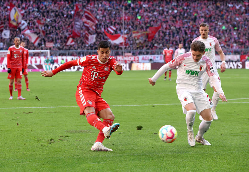 Бавария в голевой перестрелке разгромила Аугсбург