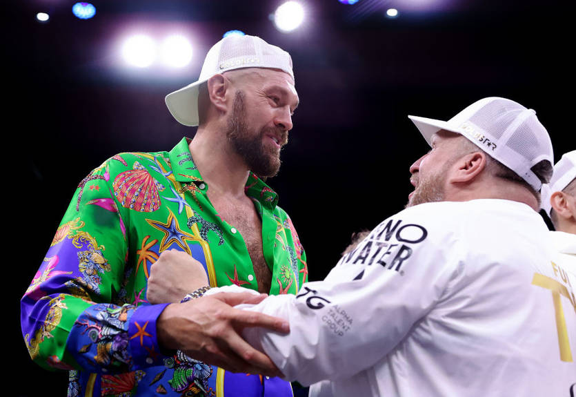 Промоутер Фьюри назвал условие, при котором Тайсон подпишет контракт на бой с Усиком