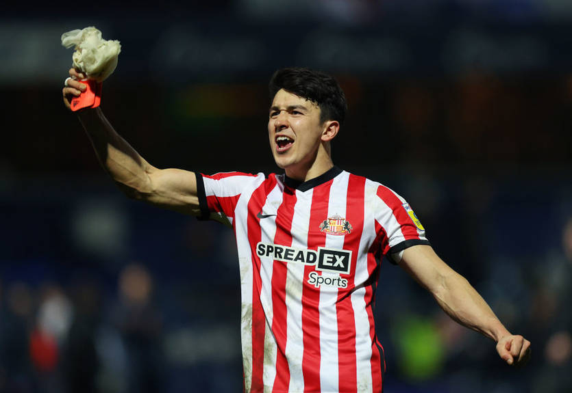 Гравець англійського клубу поцілував під час матчу суперника, ледь не спровокувавши бійку