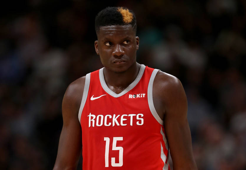 Сокрушительный данк Капелы – в топ-10 моментов дня в НБА