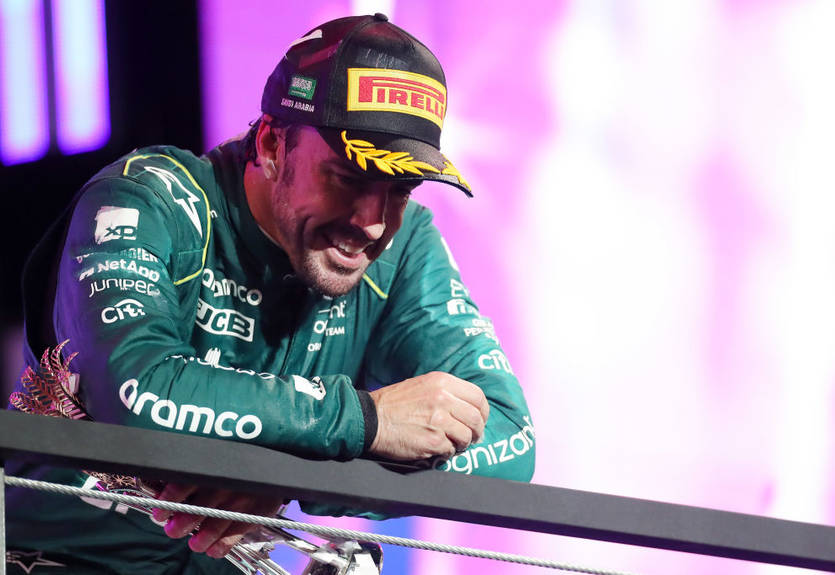 За что оштрафовали Алонсо по итогам Гран-при Саудовской Аравии - видео