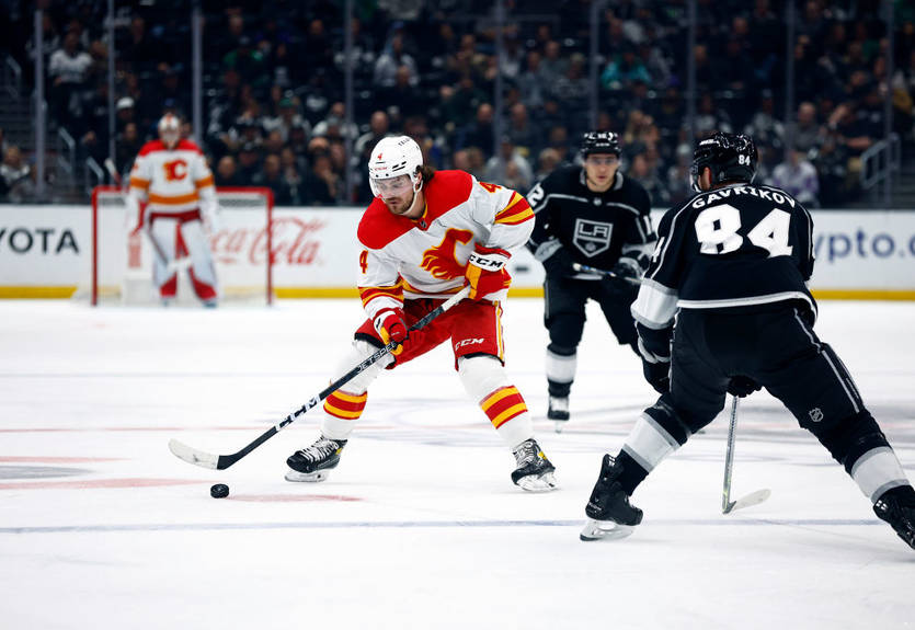 НХЛ: Лос-Анджелес уничтожил Калгари, Чикаго без шансов проиграл Колорадо