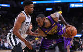 НБА: Кливленд уступил Сакраменто, Лейкерс не смогли выстоять против Сан-Антонио