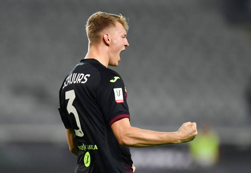 Друг для Ван Дейка и Гакпо: Ливерпуль заинтересовался нидерландским центрбэком Друг для Ван Дейка и Гакпо: Ливерпуль заинтересовался нидерландским центрбэком