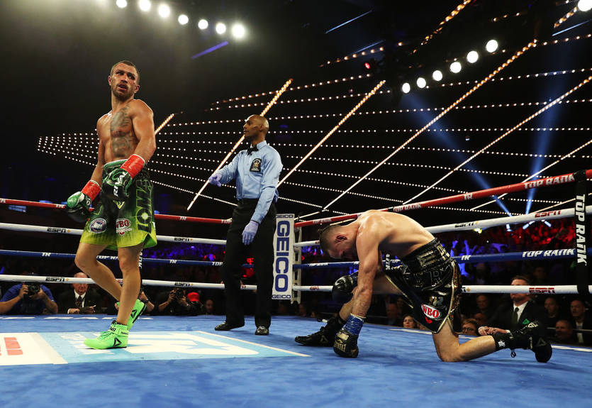 Порошенко поздравил Ломаченко с победой над Педрасой