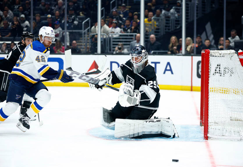 НХЛ: Лос-Анджелес и Сент-Луис забросили 13 шайб, Чикаго проиграл Ванкуверу