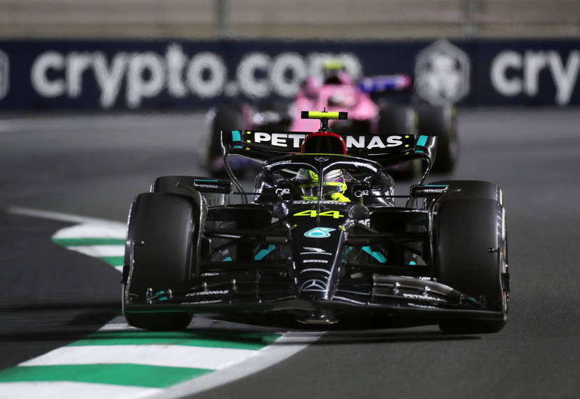 У Мерседес розповіли, наскільки зміниться проблемний болід W14 завдяки оновленням