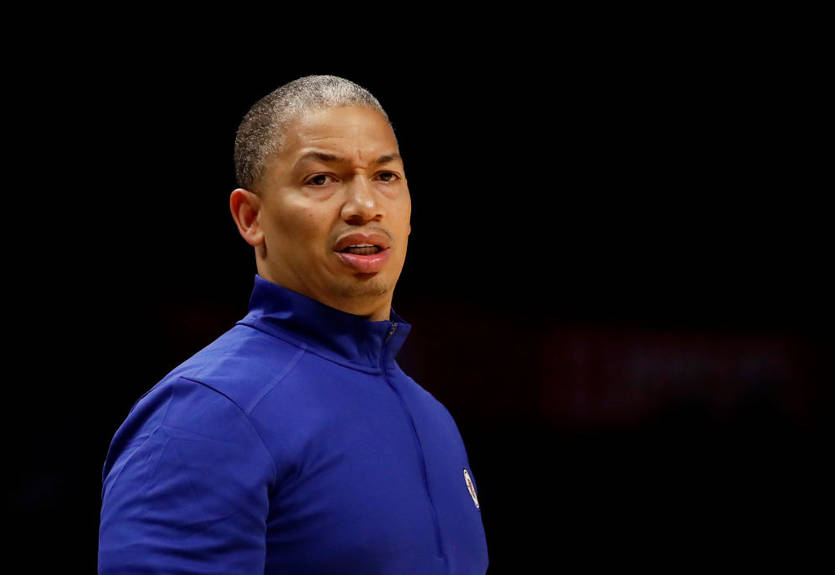 Тренер Кліпперс пропустив похорони сімох родичів, яких він втратив з грудня Тренер Кліпперс пропустив похорони сімох родичів, яких він втратив з грудня