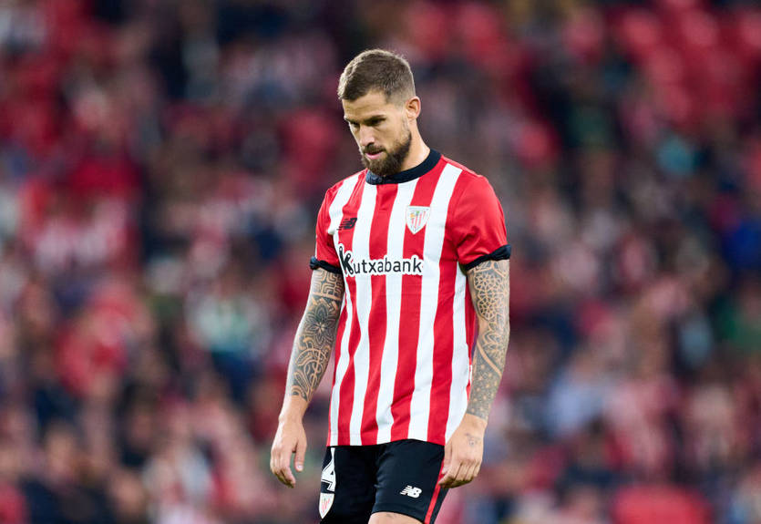 Защитник Атлетика подписал предварительный контракт с Барселоной