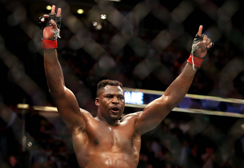 Экс-чемпион UFC в тяжелом весе похвастался фотографией со Шварценеггером Экс-чемпион UFC в тяжелом весе похвастался фотографией со Шварценеггером