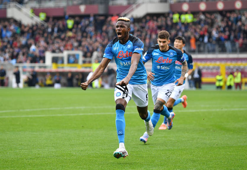 Бомбардир Наполи может пропустить четвертьфиналы Лиги чемпионов
