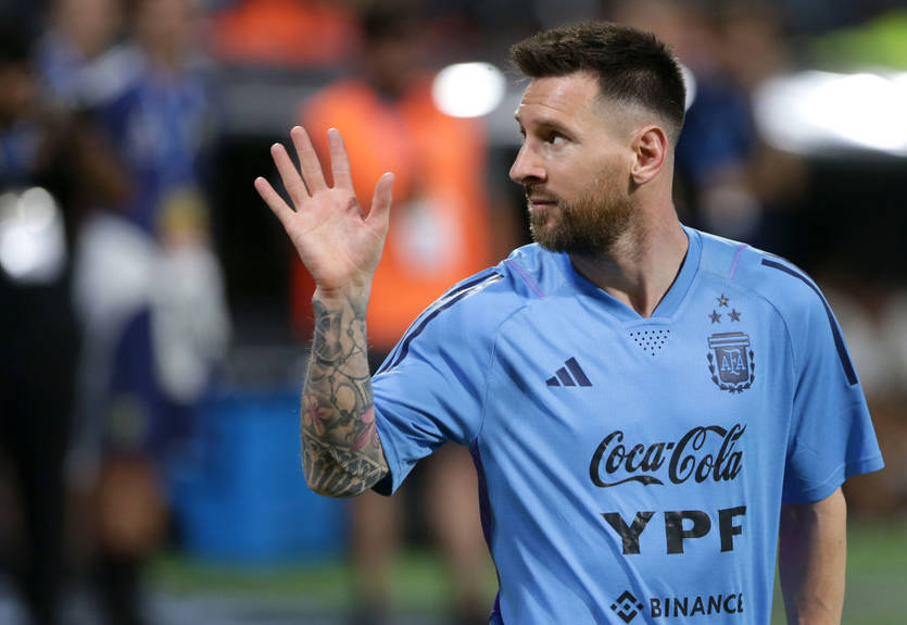 Стала известна зарплата Месси после возвращения в Барселону