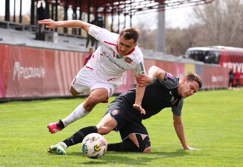 Игроки Кривбасса и Зари почтили память погибшего на войне с рф болельщика