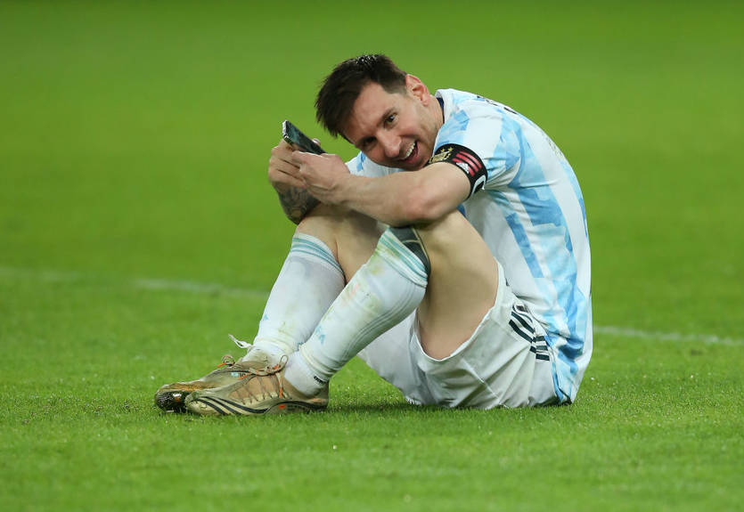 Мессі запросив до будинку фаната, який прочекав його 10 годин