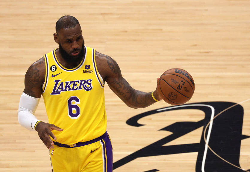 Джерсі Лейкерс і ЛеБрона - найпопулярніші в другій половині сезону НБА