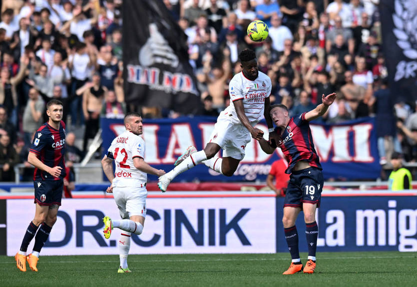 Мілан втратив очки у матчі з Болоньєю Мілан втратив очки у матчі з Болоньєю