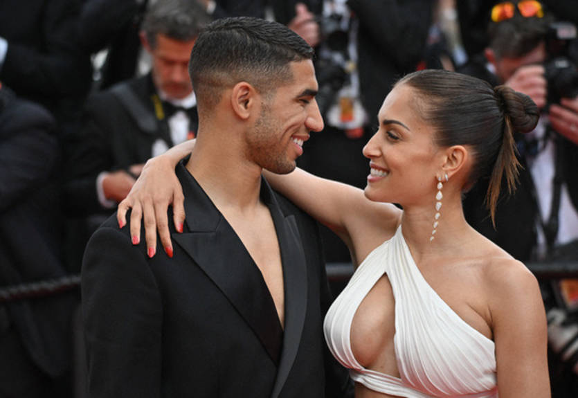 Переграв та знищив: Дружина Хакімі хотіла відсудити половину майна, але все оформлено на матір гравця Переграв та знищив: Дружина Хакімі хотіла відсудити половину майна, але все оформлено на матір гравця