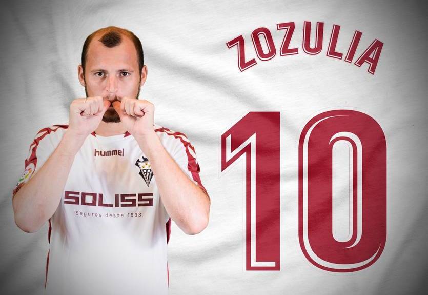 Зозуля в короне воздушными поцелуями приглашает на матчи Альбасете Зозуля в короне воздушными поцелуями приглашает на матчи Альбасете