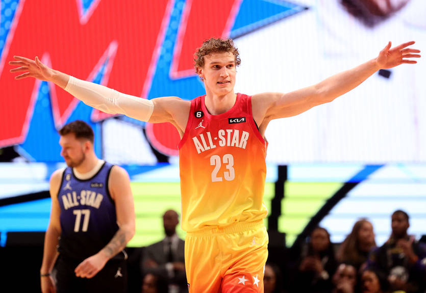 Звезда Юты прибыла на обязательную военную службу