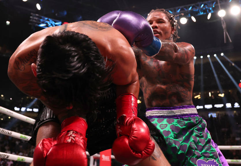 Как Райан попал под "Танк": видео нокдауна в бою Дэвис - Гарсия