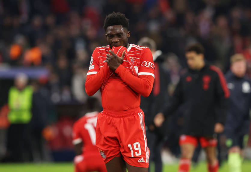 Защитник Баварии получил травму в матче с Майнцом Защитник Баварии получил травму в матче с Майнцом