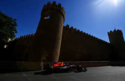 Гран-при Азербайджана: Ферстаппен выиграл гонку, Расселл и Сайнс - на подиуме