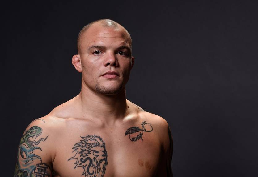 Топовый боец UFC поддержал Диаза после драки с незнакомцем