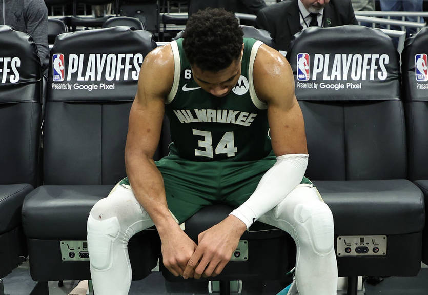 Милуоки - шестой чемпион конференции, уступивший в серии восьмой сеянной команде