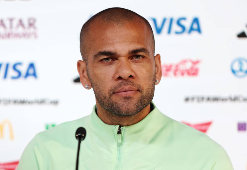 Дани Алвес: Я дважды спросил девушку, хочет ли она интима. Я повелся на наше общее желание