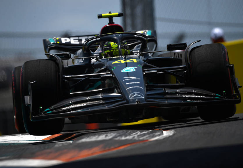 Хэмилтон: Наше отставание от лидеров бьет под дых - у меня нет ожиданий от квалификации Гран-при Майами