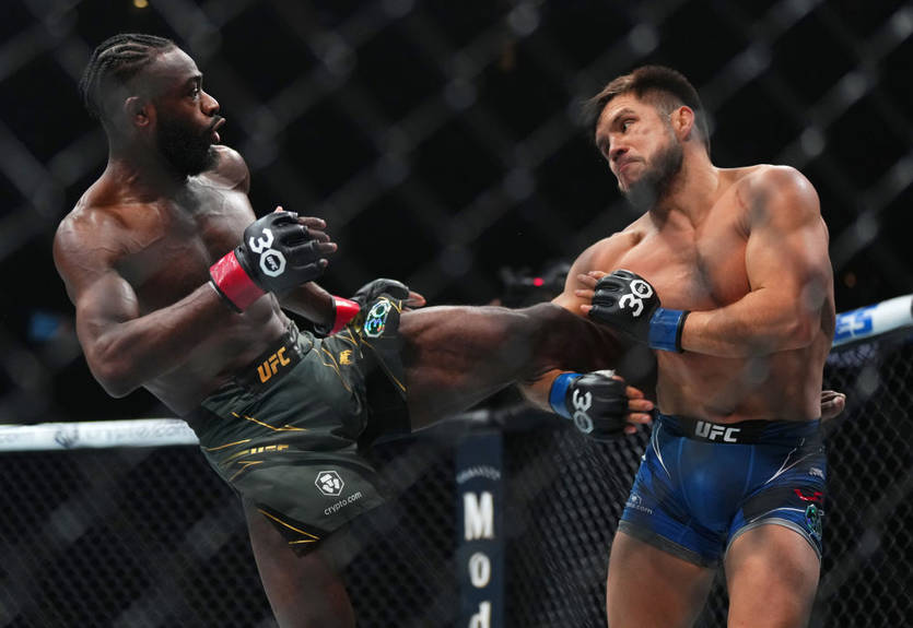 Стерлінг переміг Сехудо роздільним рішенням суддів