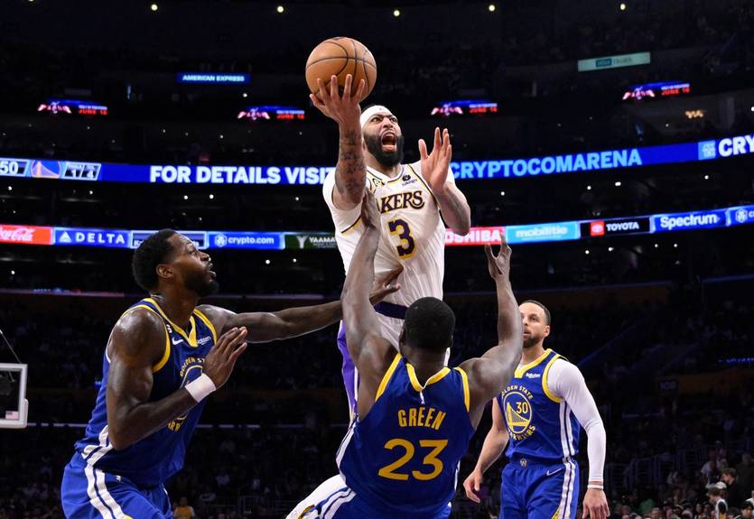 Плей-офф НБА: Лейкерс вийшли вперед у серії з Голден Стейт, Маямі обіграв Нью-Йорк Плей-офф НБА: Лейкерс вийшли вперед у серії з Голден Стейт, Маямі обіграв Нью-Йорк