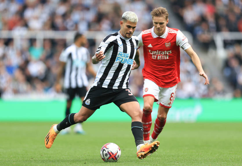 Арсенал в непростом матче разобрался с Ньюкаслом