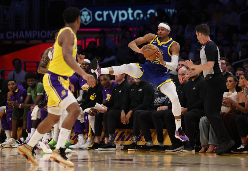 НБА. Плей-офф: Лейкерс дотиснули Голден Стейт, Нью-Йорк на виїзді поступився Маямі НБА. Плей-офф: Лейкерс дотиснули Голден Стейт, Нью-Йорк на виїзді поступився Маямі