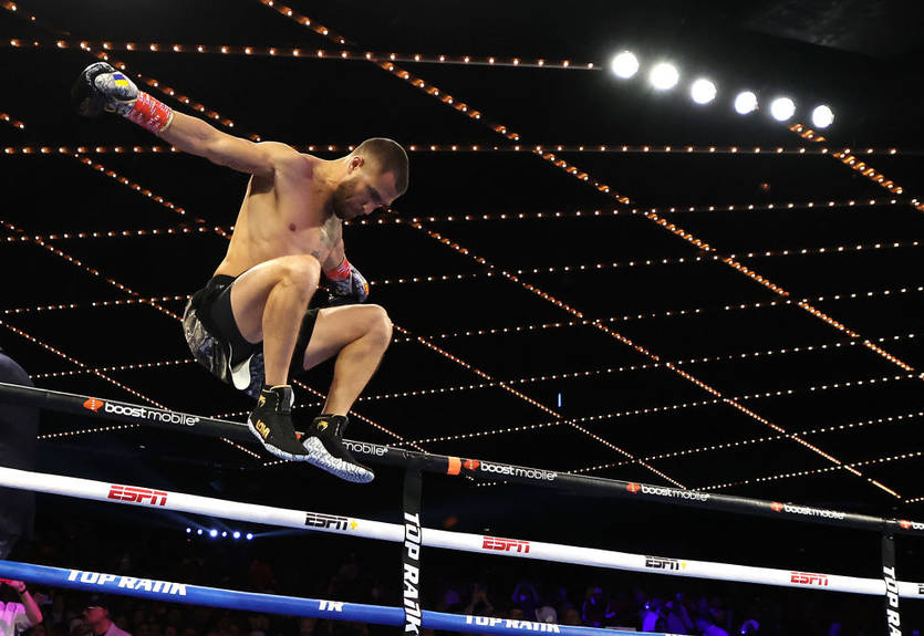 "Просто рішення для тих, хто любить свою країну": Ломаченко - про відмову від бою з Камбососом через війну