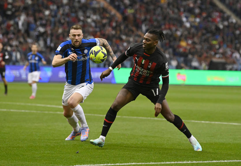 Укротить змею: Карикатурист оригинально олицетворил дерби Милана и Интера