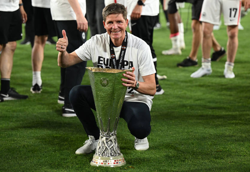 Айнтрахт Ф расстанется с тренером, который привел команду к победе в Лиге Европы