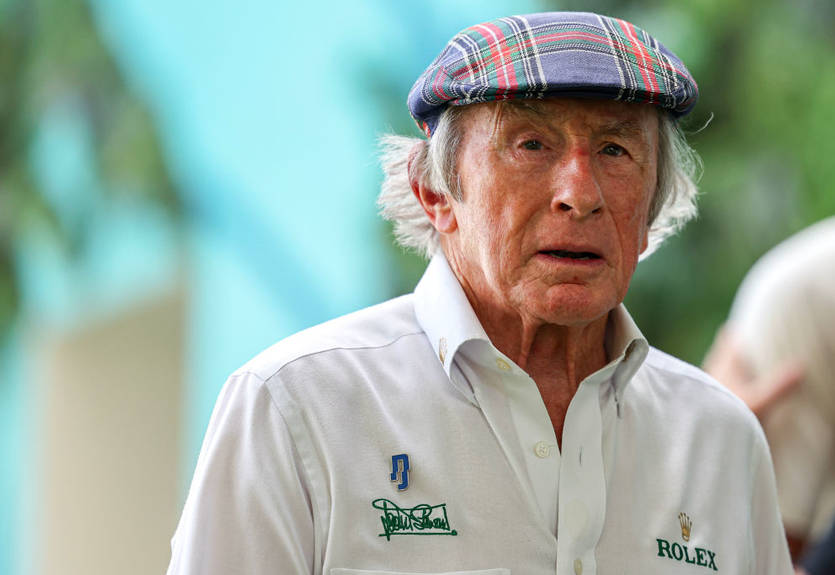 Легенда Формулы 1 попала в неловкую ситуацию с Федерером на Гран-при Майами