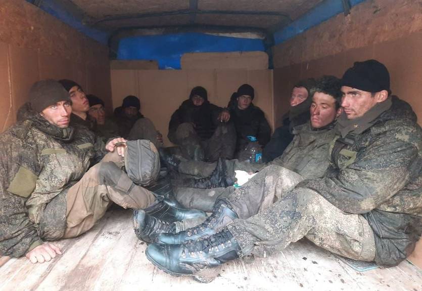 Русня влаштувала стрілянину на стадіоні ФК Маріуполь Русня влаштувала стрілянину на стадіоні ФК Маріуполь