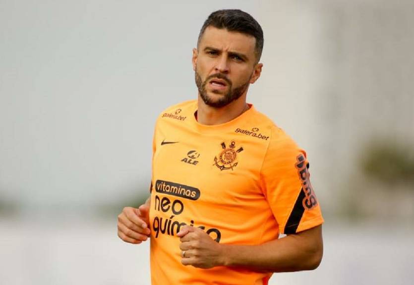 Коринтианс намерен разорвать контракт с экс-форвардом Динамо и Шахтера