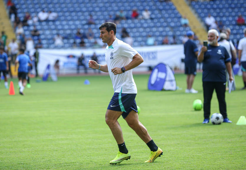 Легенда Інтера ощасливив найстарішу фанатку клубу автографом та теплими обіймами