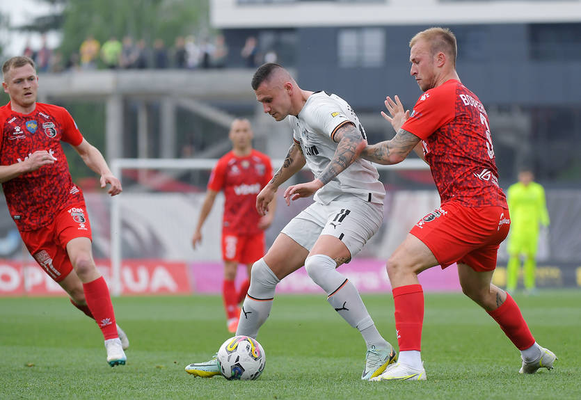 Шахтер в концовке вырвал важную победу у Вереса