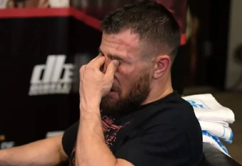 Ломаченко расплакался после поражения от Хейни: появились первые кадры из закулисья боя